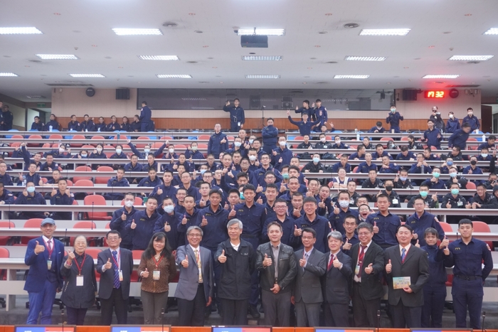 學術研討會大合照圖片