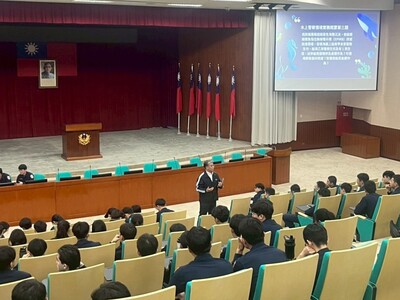 海洋巡防科沈明昌主任為本次科務時間開場並說明舉辦歷屆試題擬答之目的