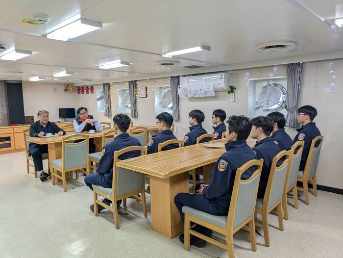 沈明昌主任至北機隊新竹艦訪視實習學生圖片