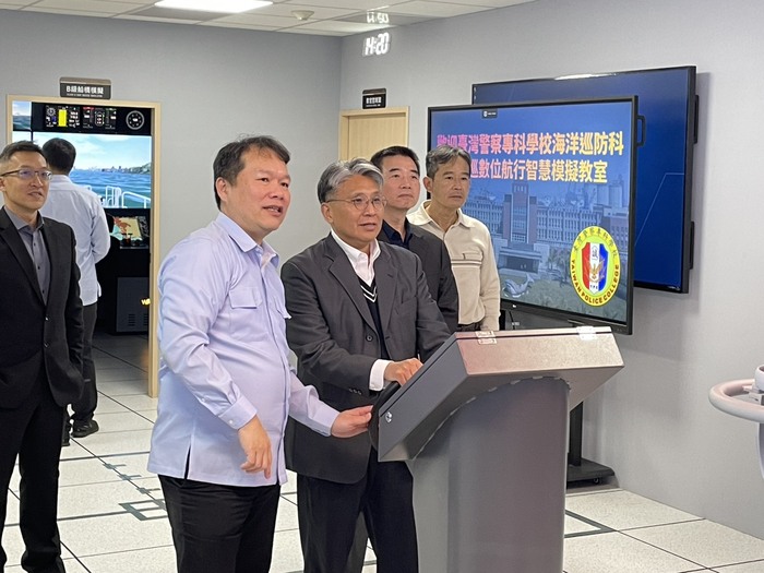 海洋巡防科主任體驗操船模擬機圖片