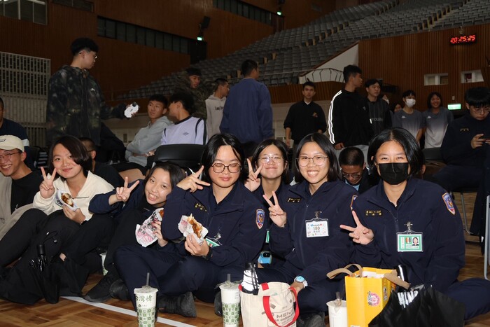 學生開心參與活動之影像圖片